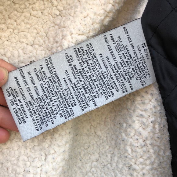 Levi’s parka w Sherpa lining and faux fur trim - Picture 6 of 7